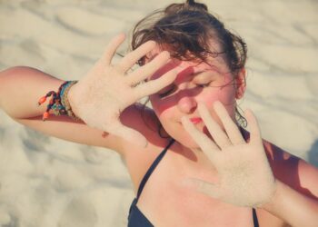 Doç. Dr. Ayşe Bilge Öztürk:  Doğal denilen her şeyi vücudunuza sürmeyin!