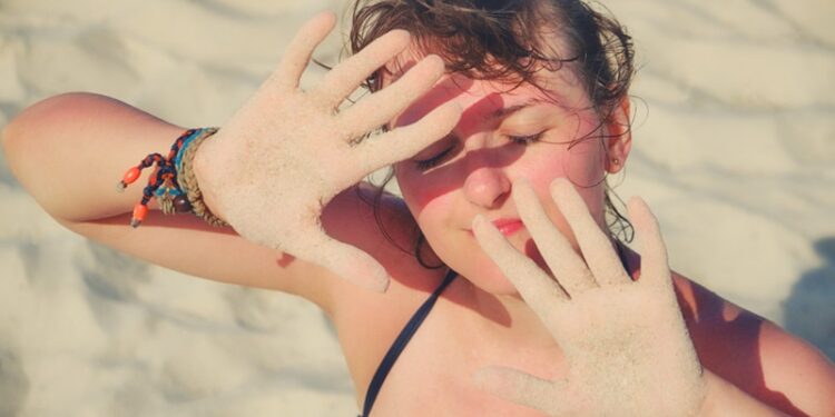 Doç. Dr. Ayşe Bilge Öztürk:  Doğal denilen her şeyi vücudunuza sürmeyin!