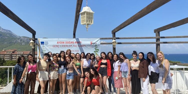 Aydın Doğan Vakfı, geleceğin lider kadınlarını yaz kampında buluşturdu