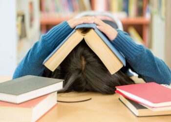 Anne Babaların eğitim seviyesi öğrencilerin sınavında en az 120 puanlık fark yaratıyor