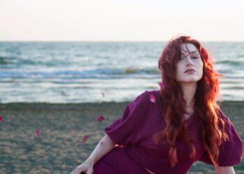 Aslı Güngör’den “Unutursun”