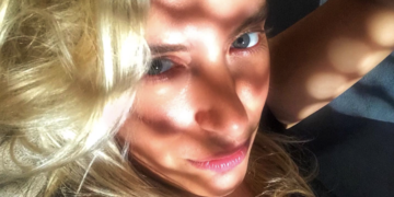 Hande Ertekin : Görür görmez…