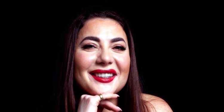 Kalıcı Makyajda İşini Zirveye Taşıyan Kadın; Yevgenia Aytas…