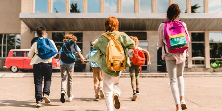 Çocuğunuz Okula dönüş stresi yaşıyorsa önce nedenini araştırın