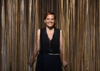 Ben Kimse. Sen de mi Kimsesin?