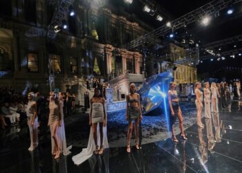 Büyüleyen defile…