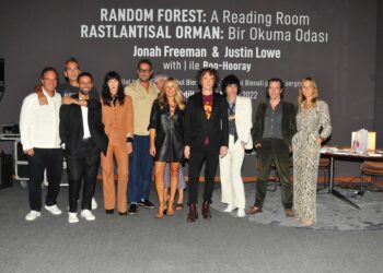 “Rastlantısal orman” sergisi