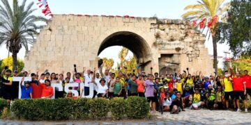 Bisikletçiler, Tarihi Kleopatra kapısı önünde pedal bastı