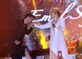 Emel Sayın ve Kenan Doğulu’dan unutulmaz müzik şöleni