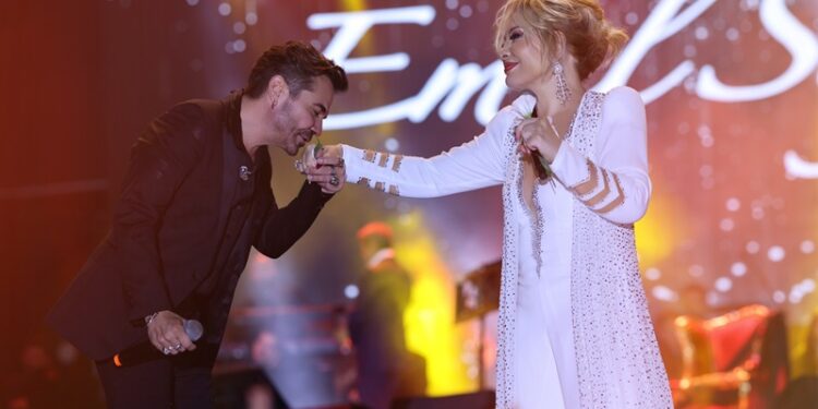 Emel Sayın ve Kenan Doğulu’dan unutulmaz müzik şöleni