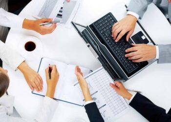 Akademisyen-Yazar Ecehan Ersöz : Parayı veren tezi yazdırıyor