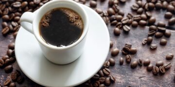 Düzenli kahve tüketenler daha uzun yaşıyor