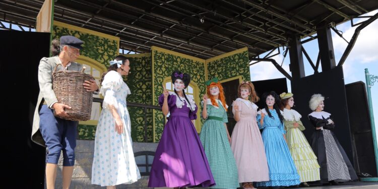 “Troya Kültür Yolu Festivali”nde çocuk kahkaları