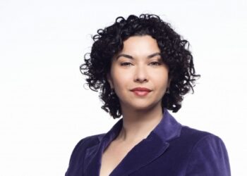 Bin Yaprak Kurucusu Melek Pulatkonak: Gelecek kadınla, gelecek