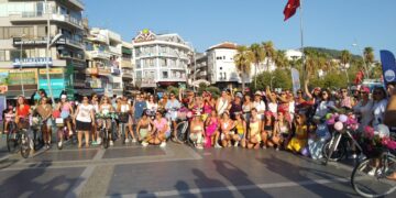 Süslü kadınlar Marmaris’ten Miami’ye pedal bastılar