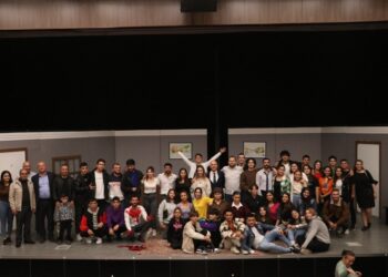 Sarayköy Belediyesi Tiyatro Kulübü sezona ödülle başladı