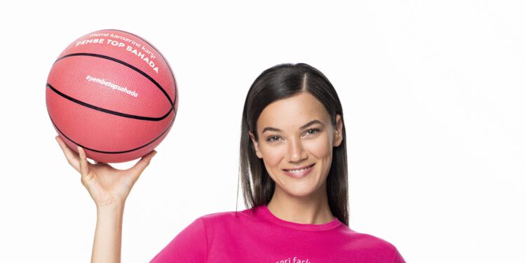 Pembe Top Pınar Deniz’in elinden havalanacak, farkındalık katlanacak