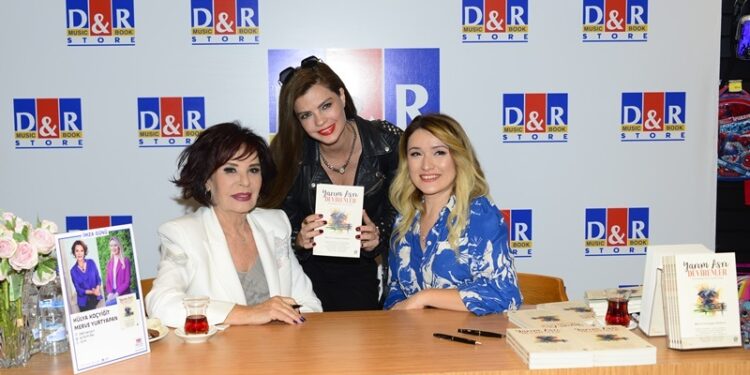 Yeşilçam Efsanesi Hülya Koçyiğit ve Merve Yurtyapan Sevenleriyle buluştu