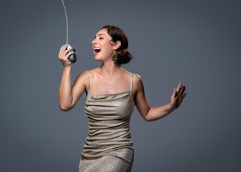 Duygu Tarhan “Dostum Dostum”u yeniden yorumladı