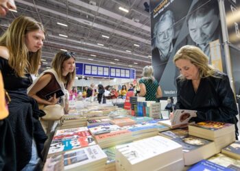 İZKİTAP’a ilgi sürüyor