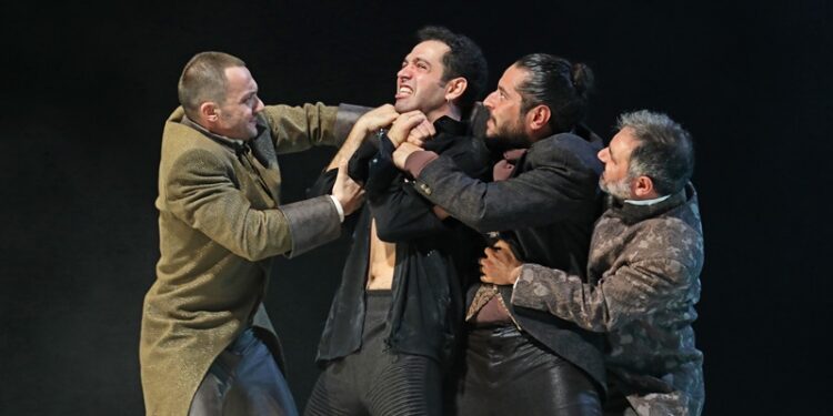 “Hamlet” Seyirciyle buluşuyor