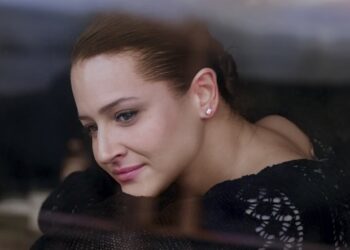 Sinem Aydıner 7 Ekim Cuma akşamı muhteşem repertuvarıyla Tamirane Akasya sahnesinde!