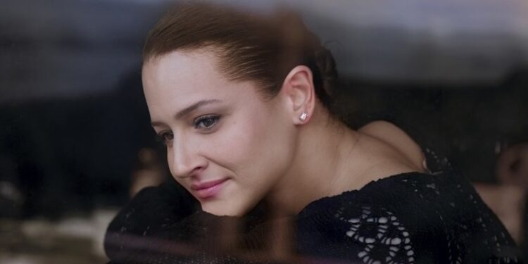 Sinem Aydıner 7 Ekim Cuma akşamı muhteşem repertuvarıyla Tamirane Akasya sahnesinde!