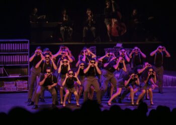 Mersin Şehir Tiyatrosu “ Gözlerimi kaparım vazifemi yaparım”