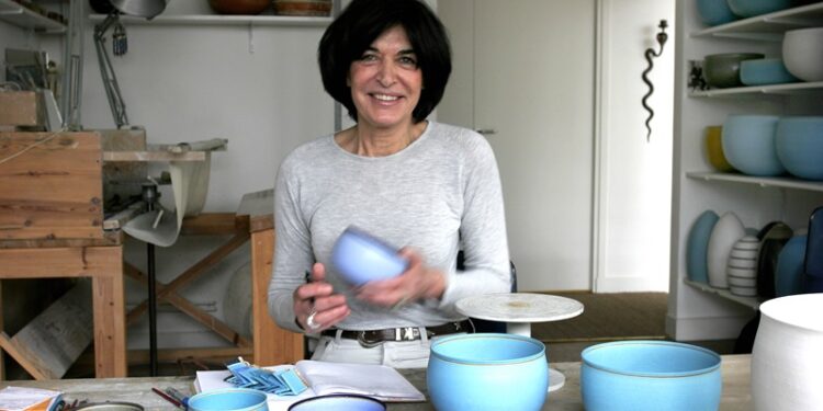 26. Aydın Doğan Ödülü  seramik sanatçısı Alev Ebüzziya’ya  takdim edilecek