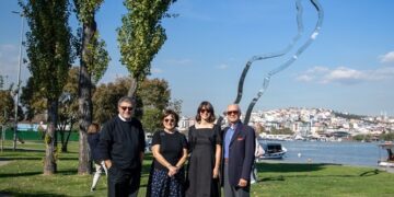 İstanbul Bienali ve Koç Holding’den İstanbul’a Yeni Bir Armağan: Ayşe Erkmen’in Eseri Haliç Kıyısında Kalıcı Olarak Sergilenecek