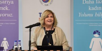 İzmirli kadın yöneticiler,  EBRD tarafından uygulanan Kadın İşletmelerine Finansman ve Danışmanlık Desteği Programı için İzmir Ticaret Borsası ev sahipliğinde bir araya geldi