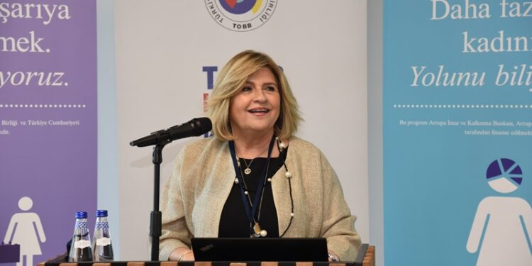İzmirli kadın yöneticiler,  EBRD tarafından uygulanan Kadın İşletmelerine Finansman ve Danışmanlık Desteği Programı için İzmir Ticaret Borsası ev sahipliğinde bir araya geldi