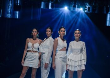 Fuar defilelerle renklendi