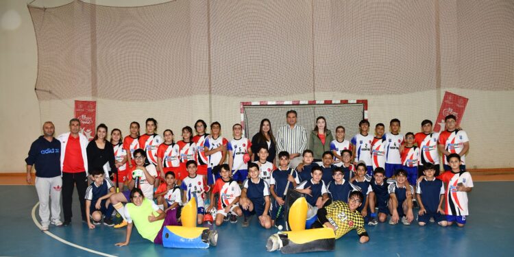 Polisgücü hokey akademisi gibi