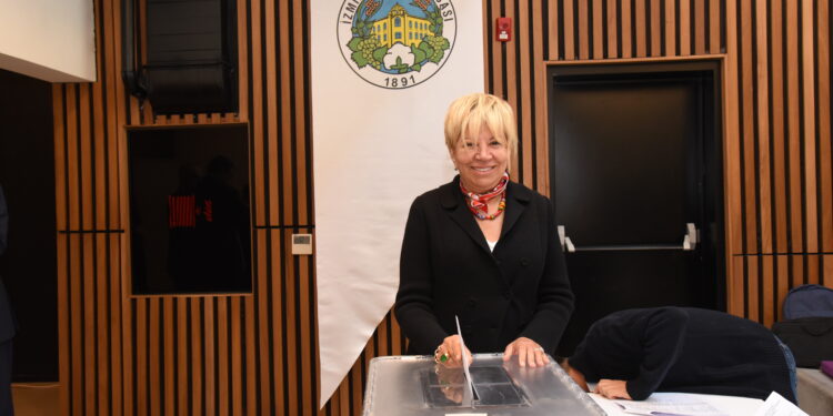 İzmir Ticaret Borsası’nda Yönetim Kurulu Başkanı Işınsu Kestelli Güven tazeledi