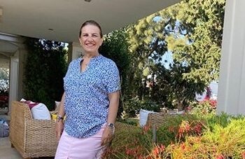 Liz Sarda: Sarı Mimozalar