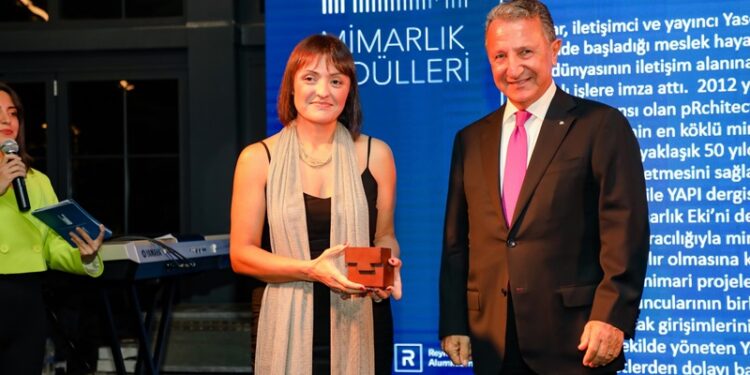 TürkSMD’den Mimar, Gazeteci ve iletişimci Yasemin Şener’e basın yayın ödülü