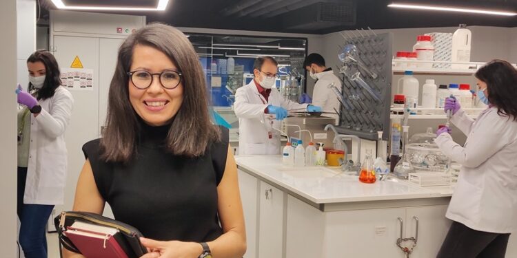 Bilim insanları kanser tedavisinde bulantı, saç dökülmesi gibi olumsuz etkileri ortadan kaldıracak bir sistem geliştiriliyor