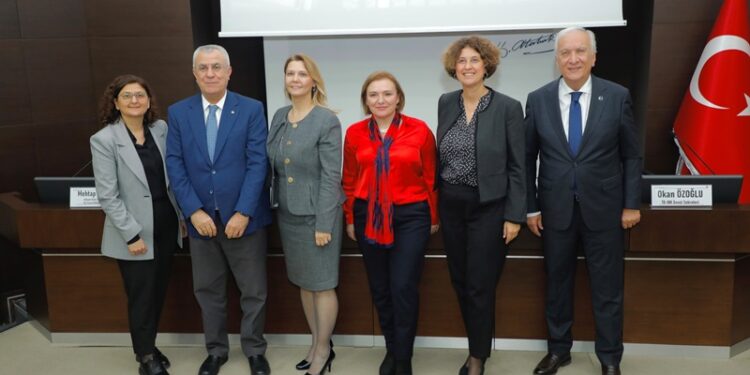 Akbank KOBİ’lere Almanya ile ihracat yapmanın yollarını öğretiyor!