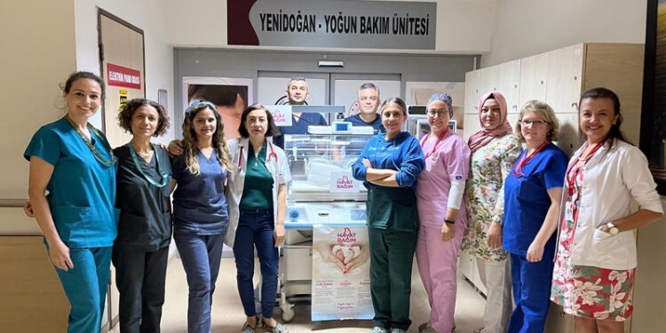 Molfix ‘Hayat Bağım’ projesiyle   4 yılda 130 bin anne ve bebeği güvenli bağlandı