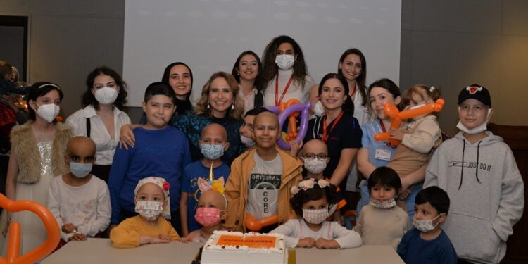 Lösemiyi yenip “Turuncu zafer” kutladılar