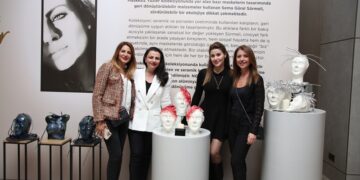 Sema Güral Sürmeli’den “Maskesiz Yüzler’’ koleksiyonu “Gelecek Birlikte Mümkün”