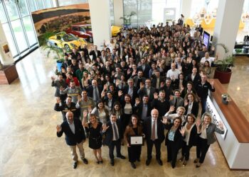 Oyak Renault, KAGİDER tarafından verilen “Fırsat Eşitliği Modeli Sertifikasını” aldı