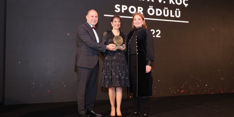2022 Mustafa V. Koç Spor Ödülü’ne yardımseverlik koşulu ile gönüllülük için alan açan ” Adım Adım Oluşumu” layık görüldü