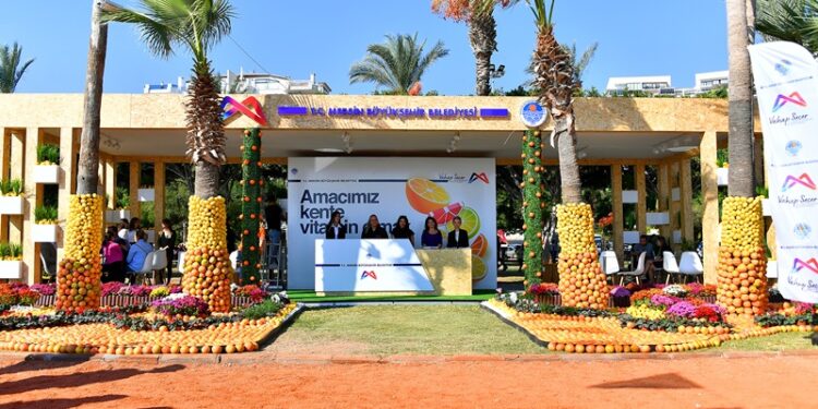 Mersin, Narenciye Festivali’nde buluştu