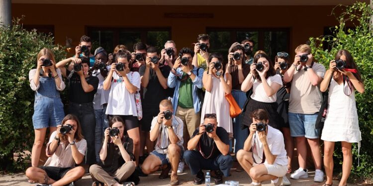 Canon, genç yeteneklere fotoğrafçılık konusunda ilham ve eğitim vererek gelişimlerini desteklediği Gençlik Programı’na Türkiye’de TOÇEV iş birliği ile başlıyor