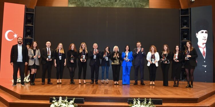 Türkiye’nin Girişimci Kadın Gücü Ödüllendirildi