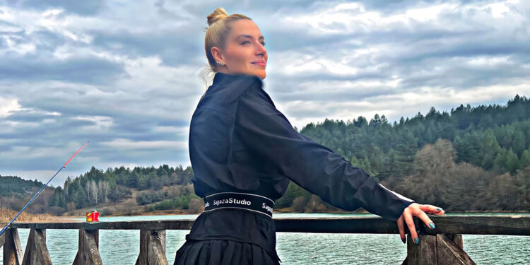 Hande Ertekin: Seviyorsan devam…