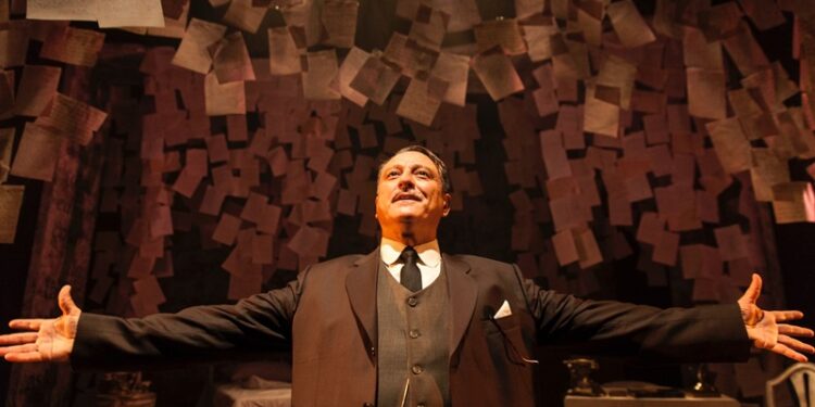 Hayallerinin peşinden koşmayacaksan neden varsın?