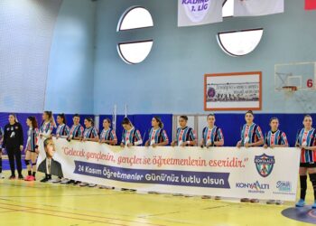 Mavi kelebekler şov yaptı